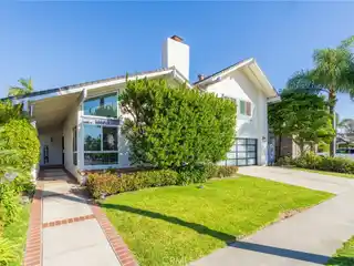 Beautifully Updated Home in Humboldt Island