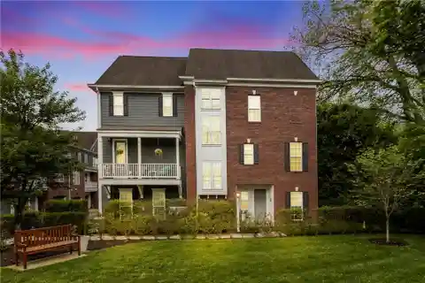 Spacious End Unit Overlooking Private Community Park