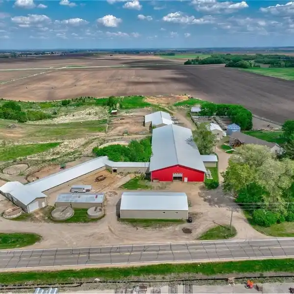 TURNKEY 24-PLUS-ACRE HORSE PROPERTY