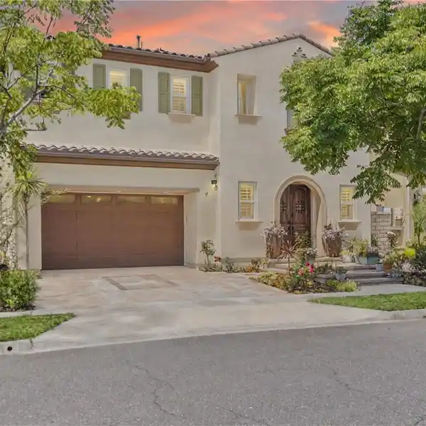 BEAUTIFULLY UPGRADED HOME IN HIGHLANDS