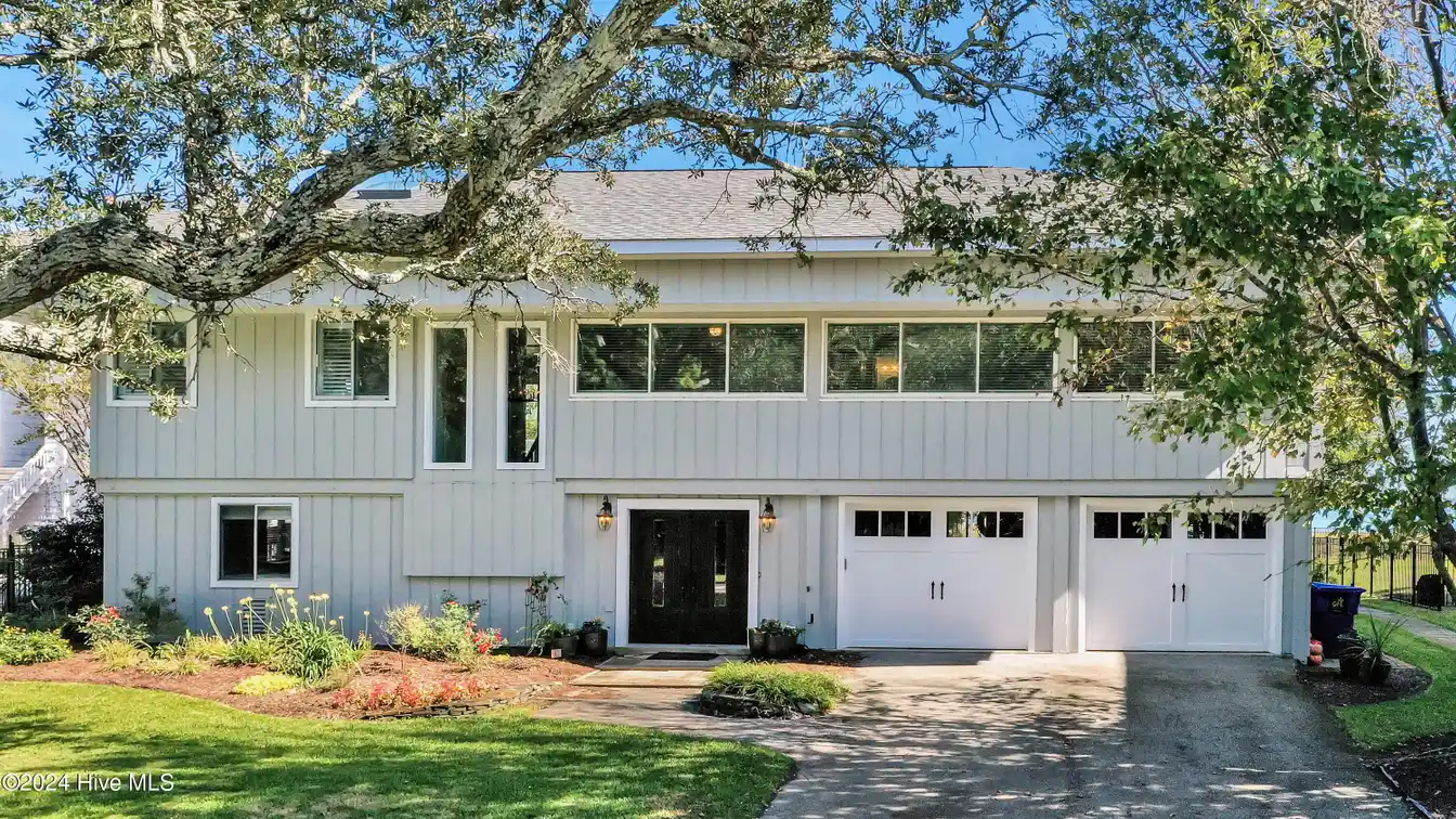 Coastal Elegance at Its Finest
