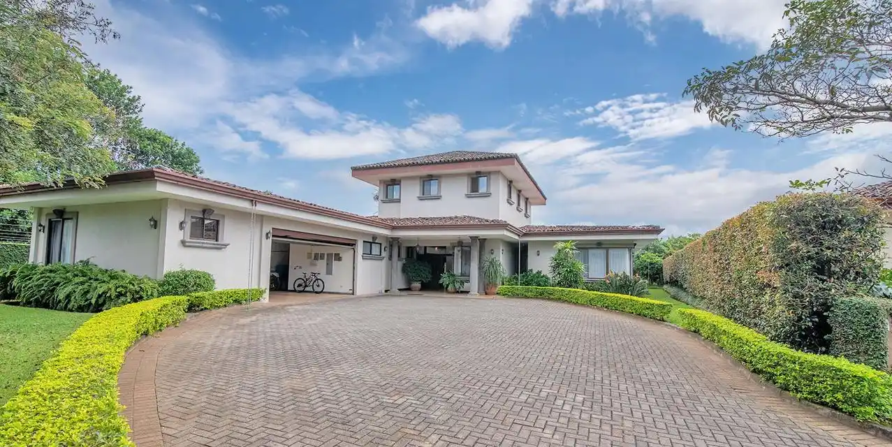Classic Spanish Style Residence in Alajuela
