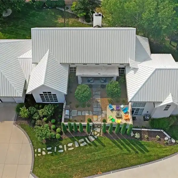 A SHOWSTOPPER IN EVERY SENSE