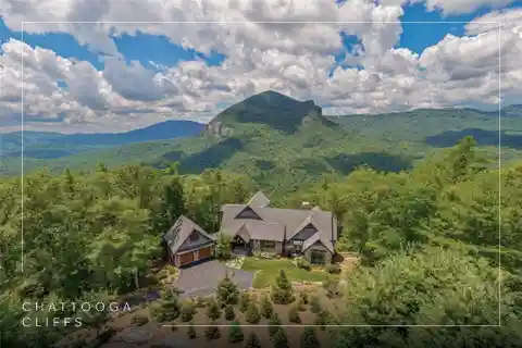 Mountain Elegance with Understated Luxury