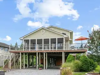 Coastal Retreat Three Blocks from the Ocean