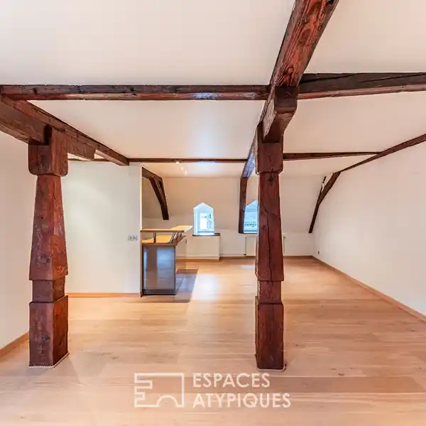 HOUSE WITH SWIMMING POOL IN THE HEART OF THE VILLAGE