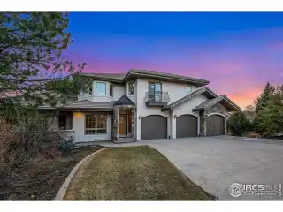 Unparalleled Lakefront Living