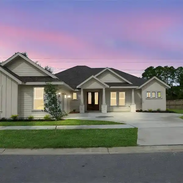 EXQUISITE NEW CONSTRUCTION IN A PICTURESQUE SETTING