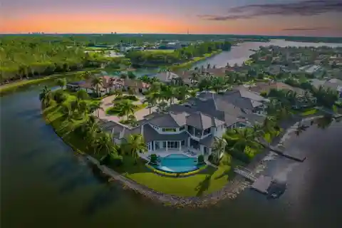Exclusive Estate Property in Miromar Lakes