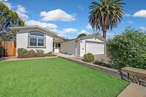 Beautifully Remodeled Home in Desirable Weibel