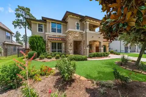 Spacious Home Steps from Spincaster Park