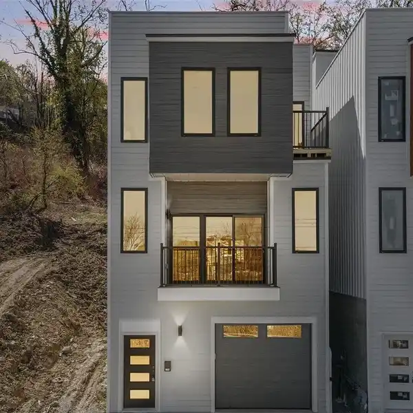 MODERN LUXURY WITH CITY VIEWS