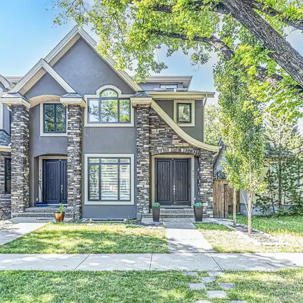 CUSTOM RESIDENCE IN POPULAR MOUNT PLEASANT