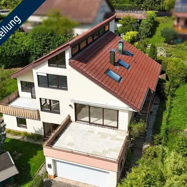 SPACIOUS HOME WITH SEPARATE APARTMENT