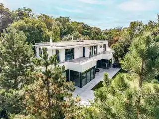 Bright and Beautiful Home with Self-Contained Apartment