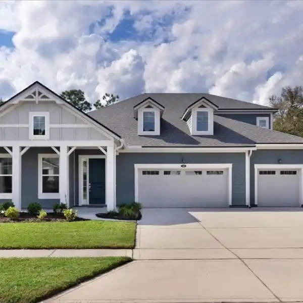 EXQUISITE RESIDENCE IN RIVERTOWN