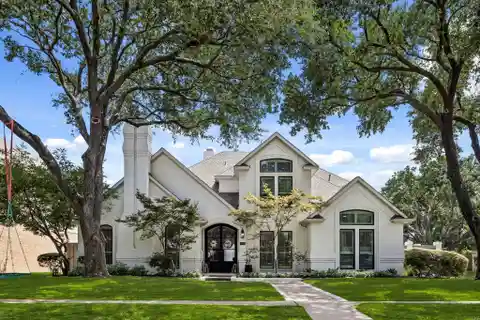 Updated Modern Retreat on a Quiet Cul-De-Sac