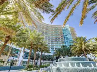 Exceptional Residence at the Plaza at Oceanside