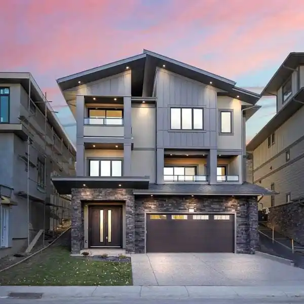 LUXURY RESIDENCE IN PRESTIGIOUS PATTERSON HEIGHTS