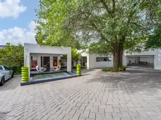 Contemporary Masterpiece in Boomed-off Bryanston East Central