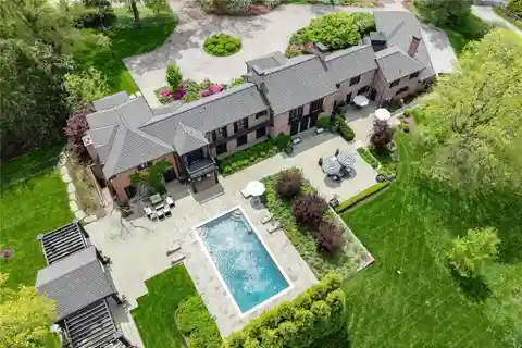 Quintessential Huntleigh Estate