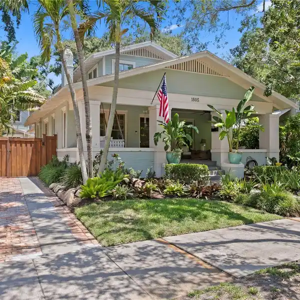 BEAUTIFULLY UPDATED HISTORIC BUNGALOW