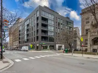 Stylish Home in a Boutique East Lincoln Park Building