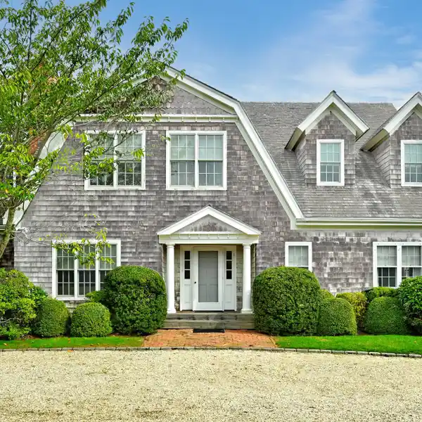 TIMELESS ELEGANCE IN THE HEART OF THE VILLAGE