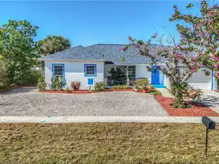 Charming Canal-front Home with Breathtaking Views