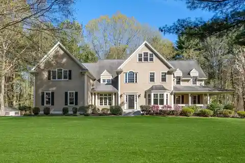 Luxurious South Sudbury Colonial Retreat