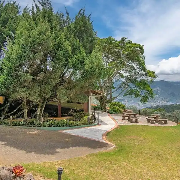 MOUNTAIN RETREAT IN TRES RíOS