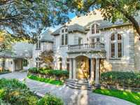 EXQUISITE ESTATE ON PRESTIGIOUS WYCK HILL LANE