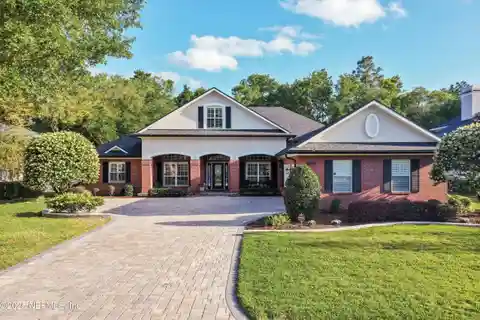 Stunning Luxury Residence in Prestigious Magnolia Preserve