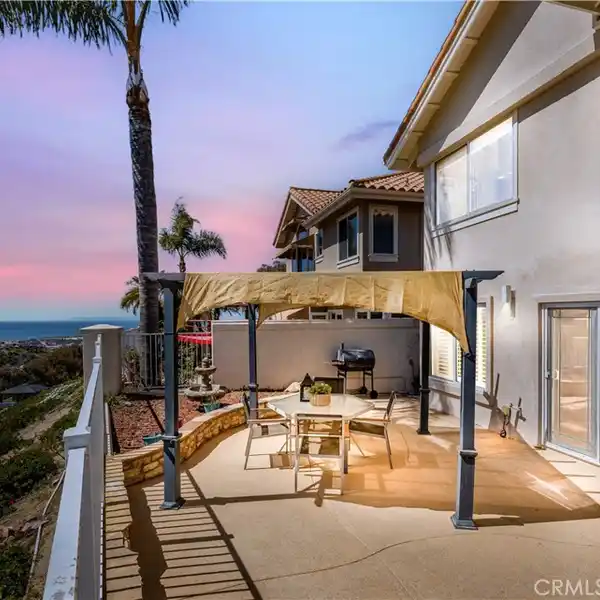 EXPANSIVE HOME IN A SERENE SETTING