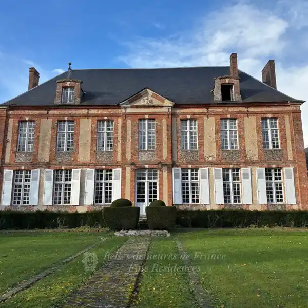 FORMER ABBEY RESIDENCE WITH A RICH HISTORY