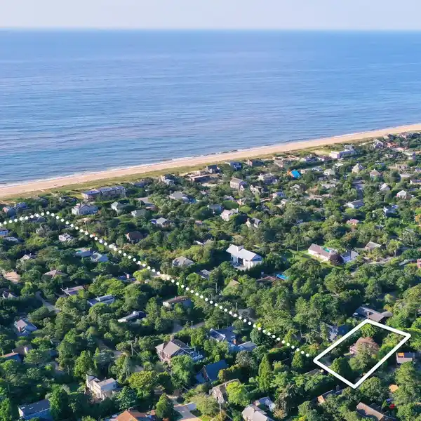 CLASSIC AMAGANSETT BEACH HOUSE