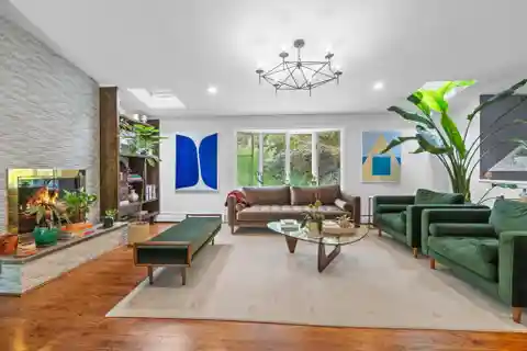 Indoor Comfort with an Exceptional Outdoor Retreat
