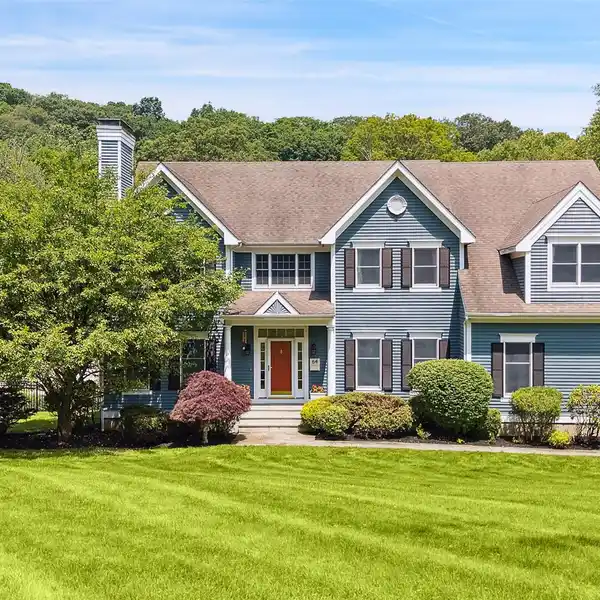 GORGEOUS COUNTRY COLONIAL WITH NEW SALTWATER POOL