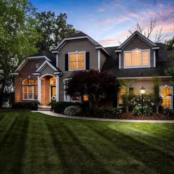 REFINED EXECUTIVE HOME IN SOUGHT-AFTER HILAND PARK