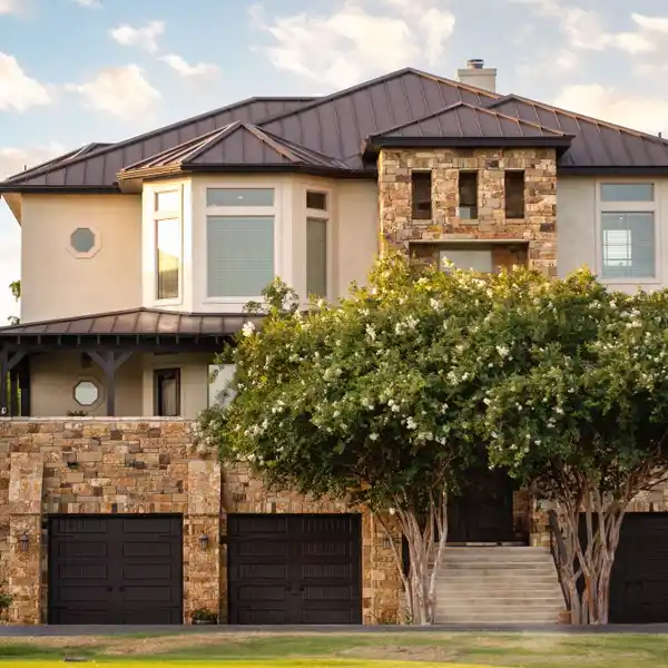 LUXURY LAKEFRONT LIVING AT THE BANDIT