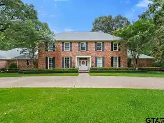 Georgian-style Estate on Three Wooded Acres