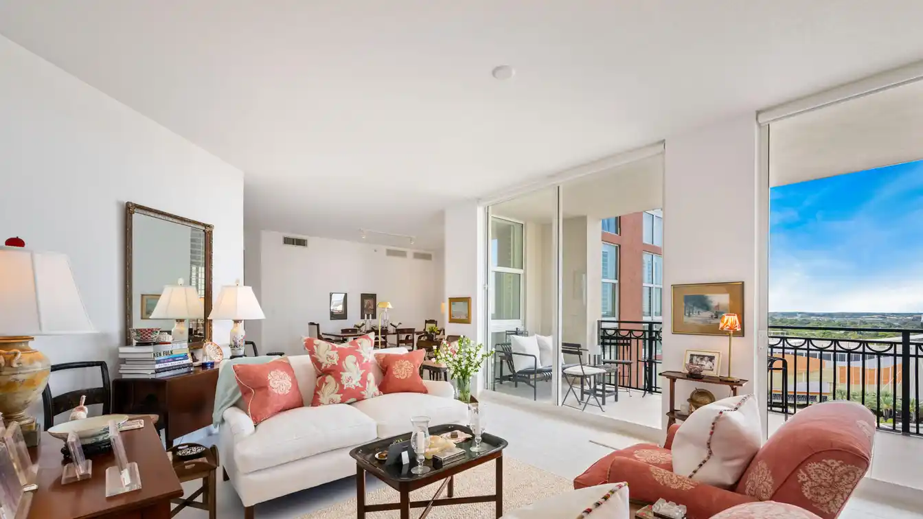 Luxury and Convenience in Cityplace South Tower