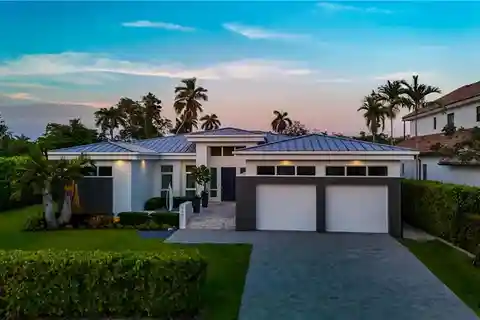 Corner Property in Prestigious Royal Harbor