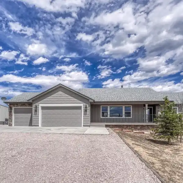 PEACEFUL RETREAT ON PRIVATE ACREAGE