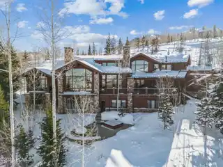 Luxurious Mountain Contemporary Estate in the Colony