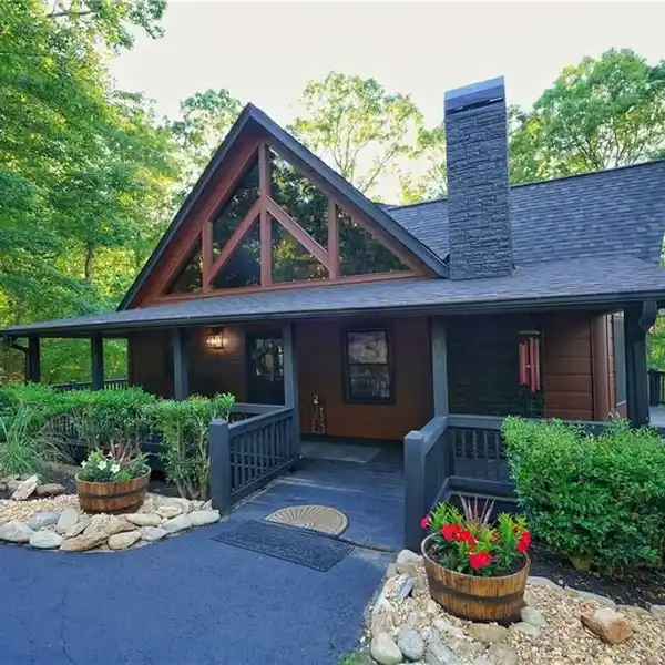 LUXURY LIVING IN BLUE RIDGE