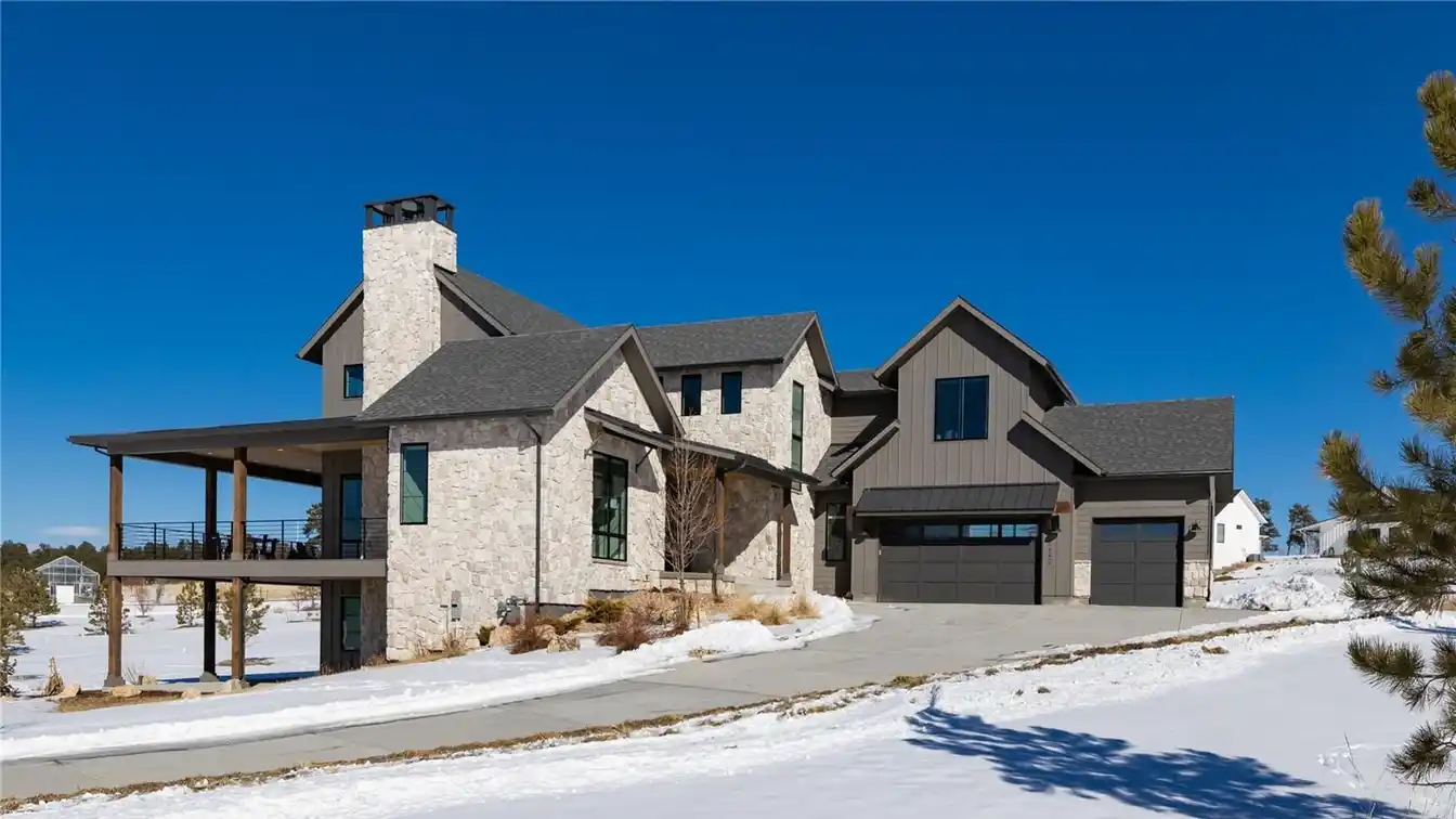 Brilliantly Conceived Residence with Mountain Views