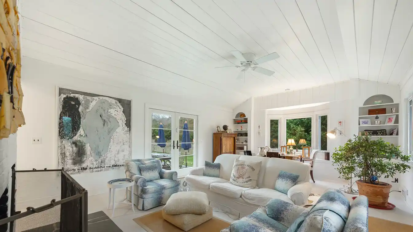 Elegantly Appointed Beach Cottage for Rent