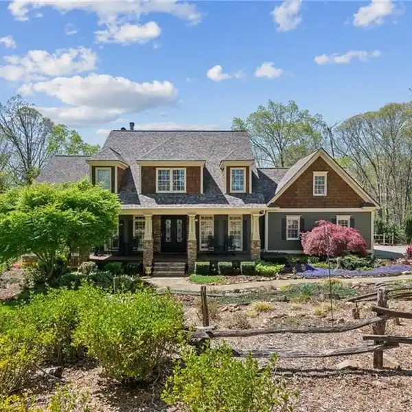 FABULOUS 16-PLUS-ACRE GEORGIA MOUNTAIN ESTATE