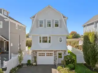 Luxury Living with Laid-Back Elegance